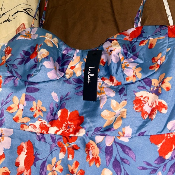 Lulu’s brand new with tags maxi sweetheart dress - Picture 3 of 5